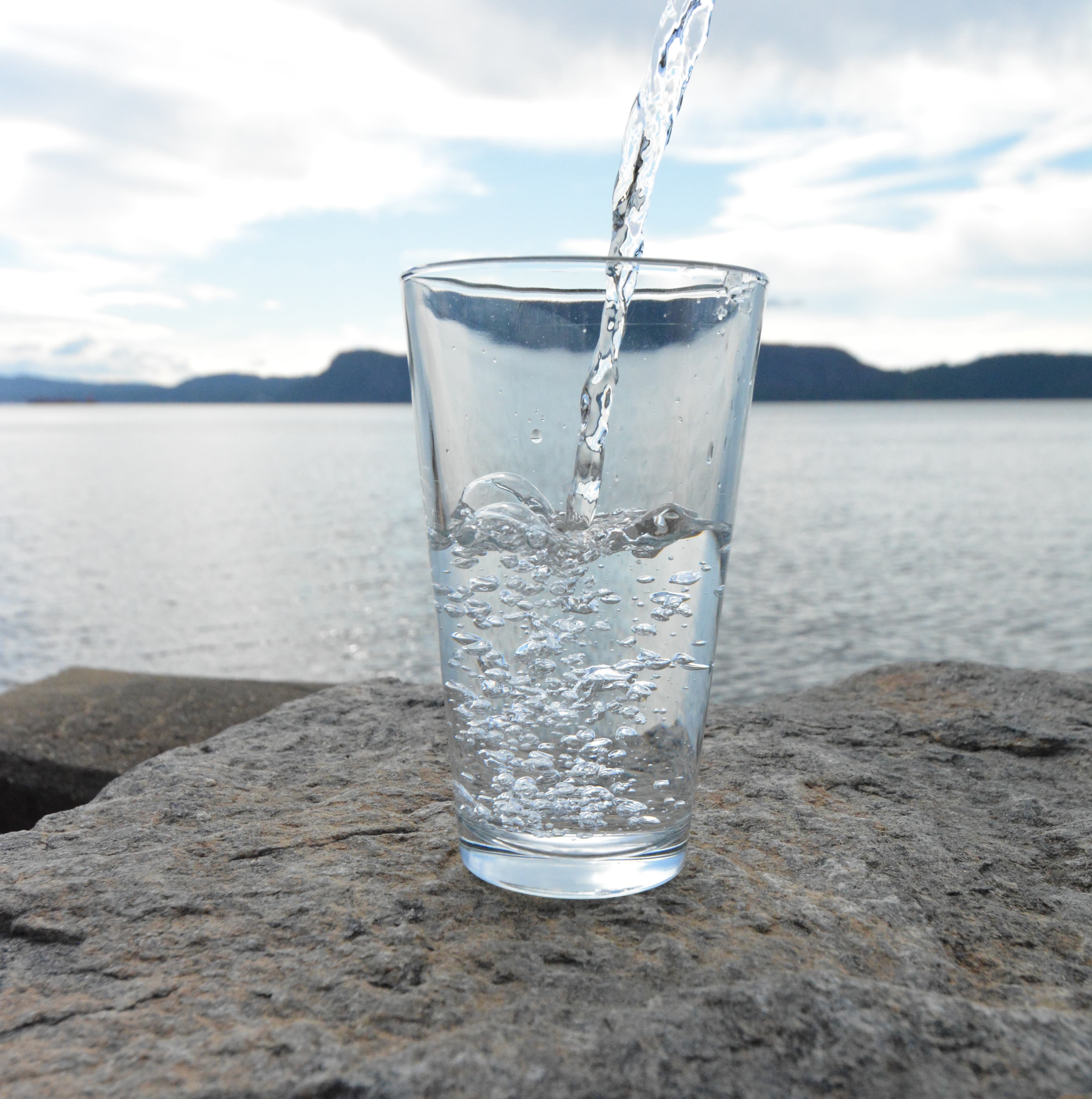 drinking-water-glass-at-Hudson-River NoCreditNeeded-1945